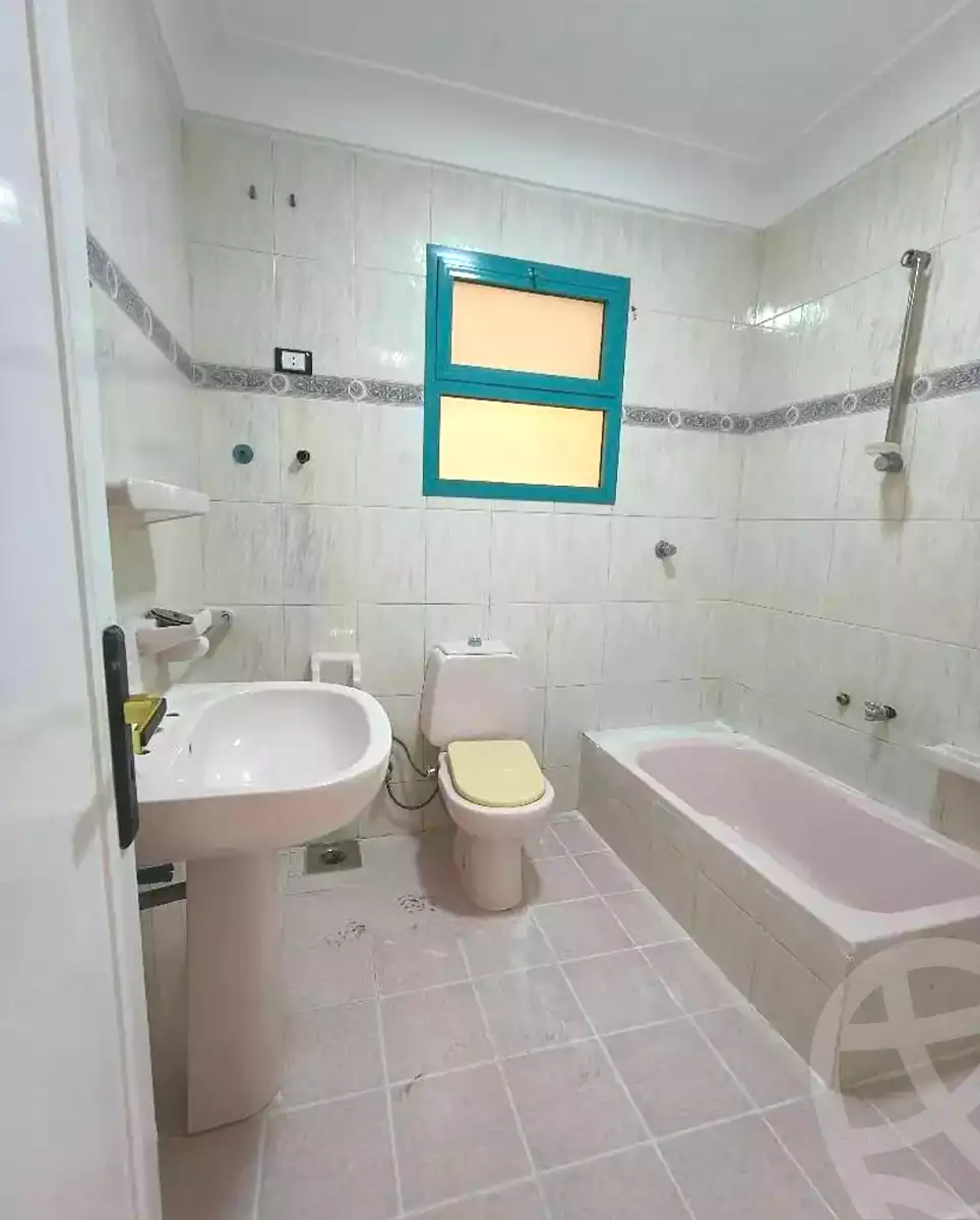 https://aqarmap.com.eg/en/listing/7357977-for-sale-alexandria-al-agamy-shataa-el-nakheel