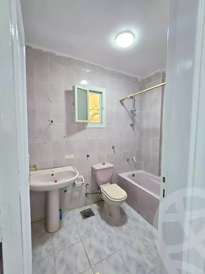 https://aqarmap.com.eg/ar/listing/7360135-for-sale-alexandria-al-agamy-el-kilo-21