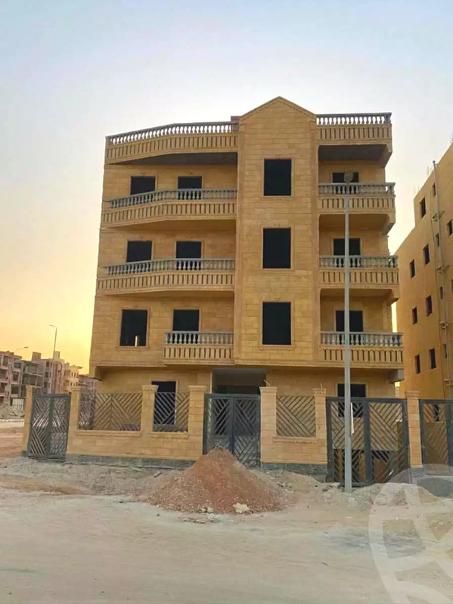 https://aqarmap.com.eg/ar/listing/7360277-for-sale-cairo-6th-of-october-hadaeq-october-golden-square