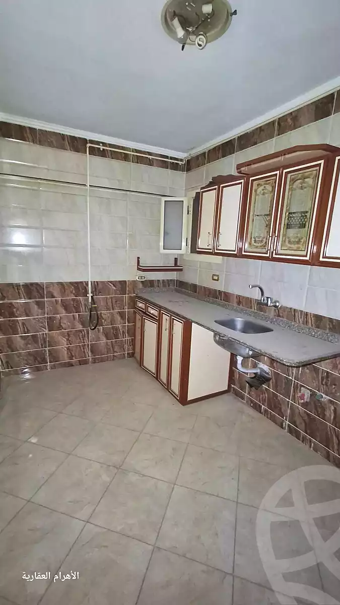 https://aqarmap.com.eg/ar/listing/7360300-for-sale-alexandria-lsywf-el-fanan-mohamed-othman-st