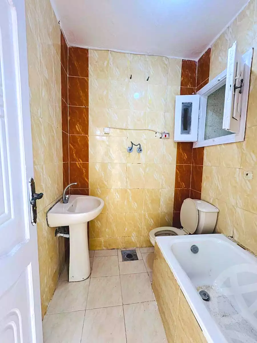 https://aqarmap.com.eg/en/listing/7360599-for-sale-alexandria-al-agamy-shataa-el-nakheel-no-6-st