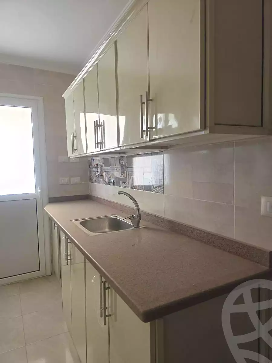 https://aqarmap.com.eg/ar/listing/7362126-for-rent-cairo-6th-of-october-el-ahyaa-neighborhood-1st-eighth-neighborhood