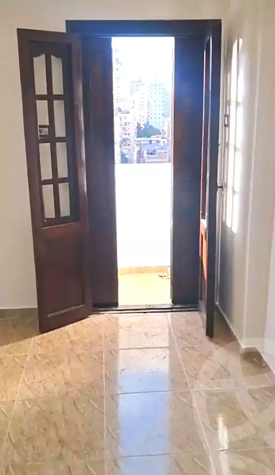 https://aqarmap.com.eg/ar/listing/7362538-for-sale-alexandria-el-asafra-shr-45