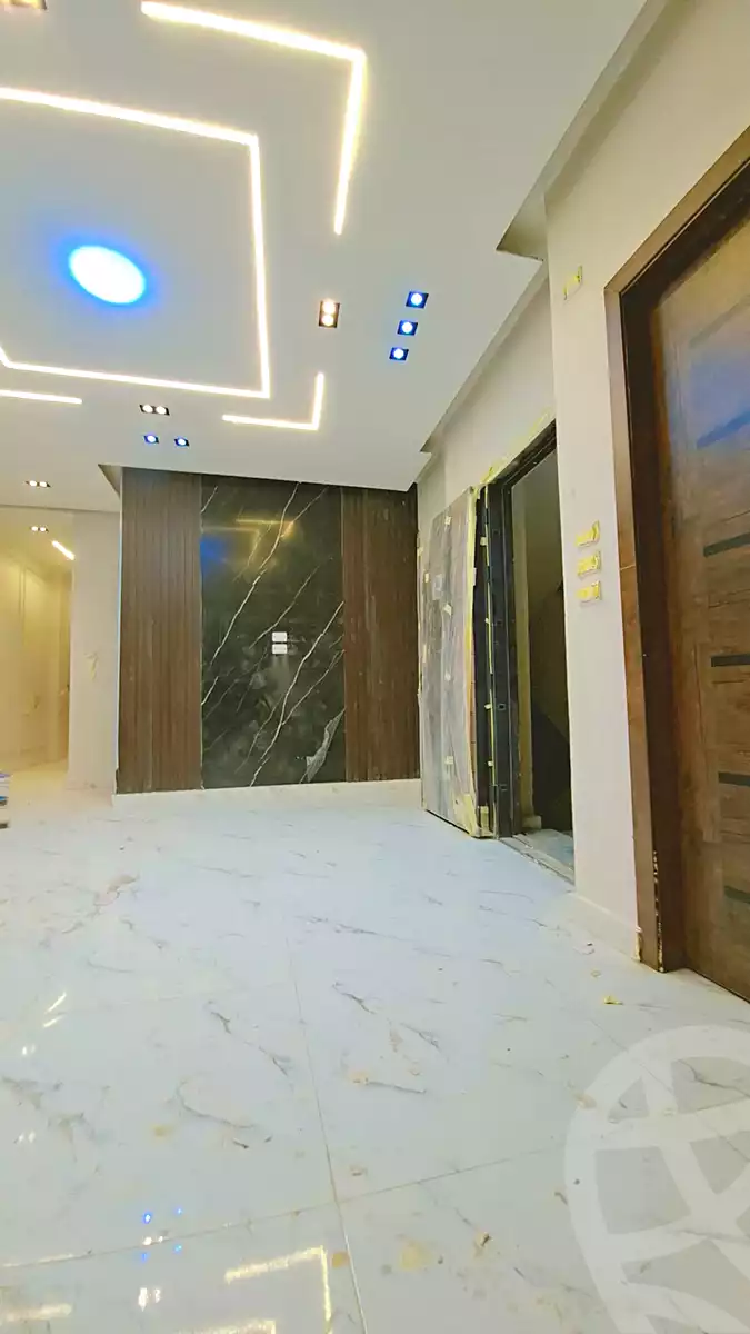 https://aqarmap.com.eg/ar/listing/7365508-for-sale-cairo-6th-of-october-el-ahyaa-neighborhood-2nd-divided-from-al-kafrawei-st