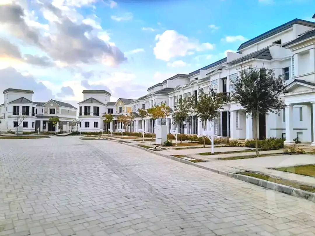 https://aqarmap.com.eg/en/listing/7367051-for-sale-cairo-new-cairo-compounds-mwntn-fyw-y-syty-creek-park-mountain-view-icity