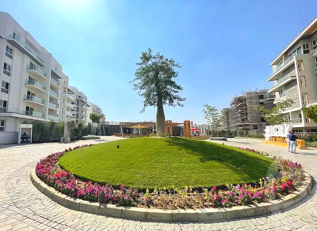 https://aqarmap.com.eg/ar/listing/7367763-for-sale-cairo-new-cairo-compounds-mwntn-fyw-y-syty-club-park-mountain-view-icity