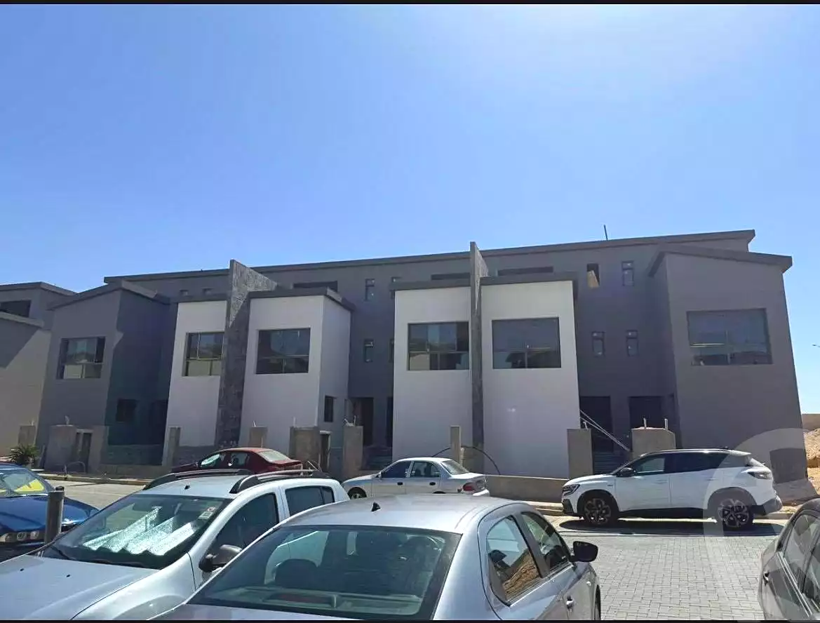 https://aqarmap.com.eg/ar/listing/7368916-for-sale-cairo-new-cairo-compounds-kmbwnd-kryk-twn-il-cazar