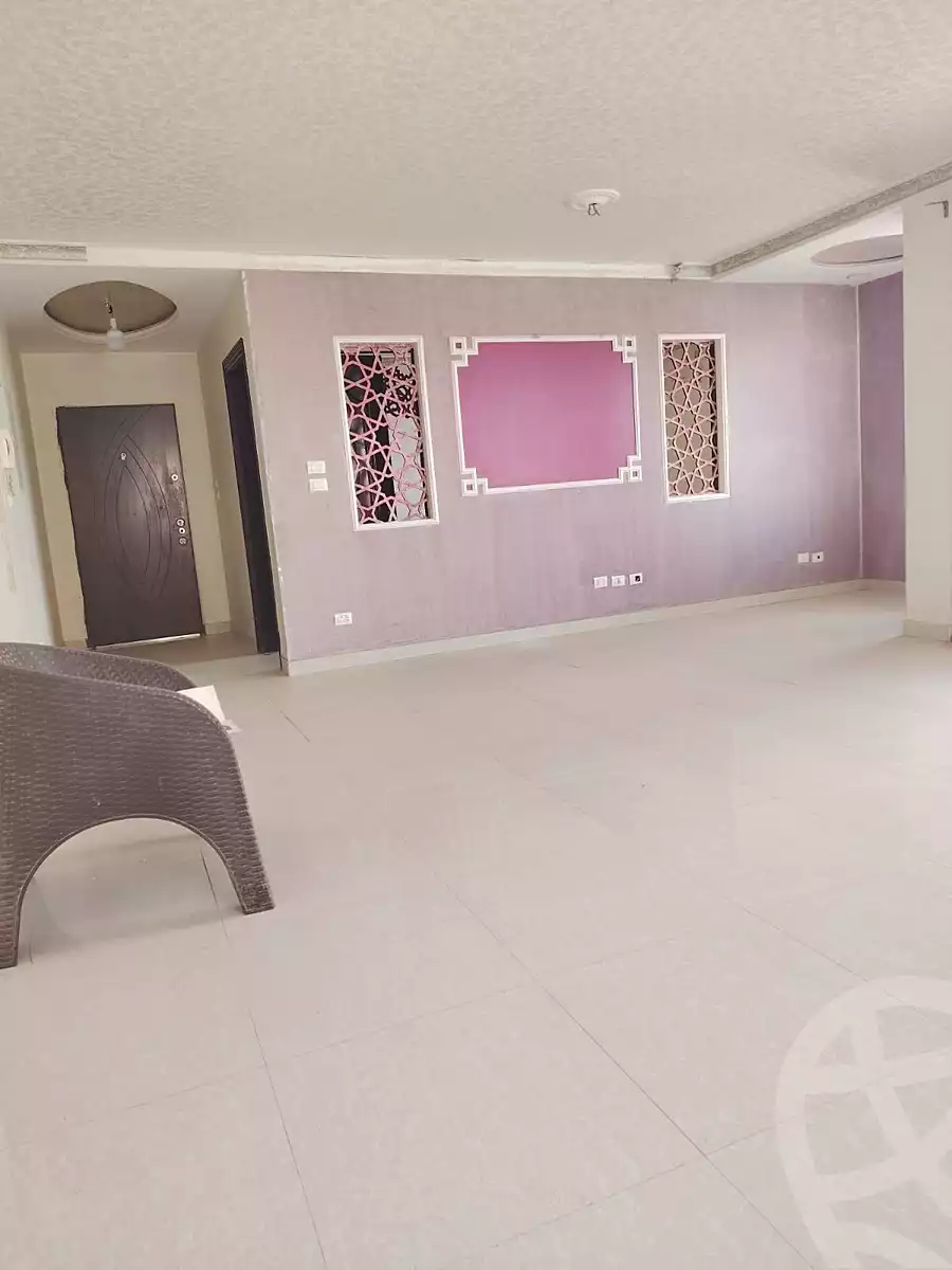 https://aqarmap.com.eg/en/listing/7369074-for-sale-cairo-new-cairo-lrhb-city-phase-4-mohammed-farid-st