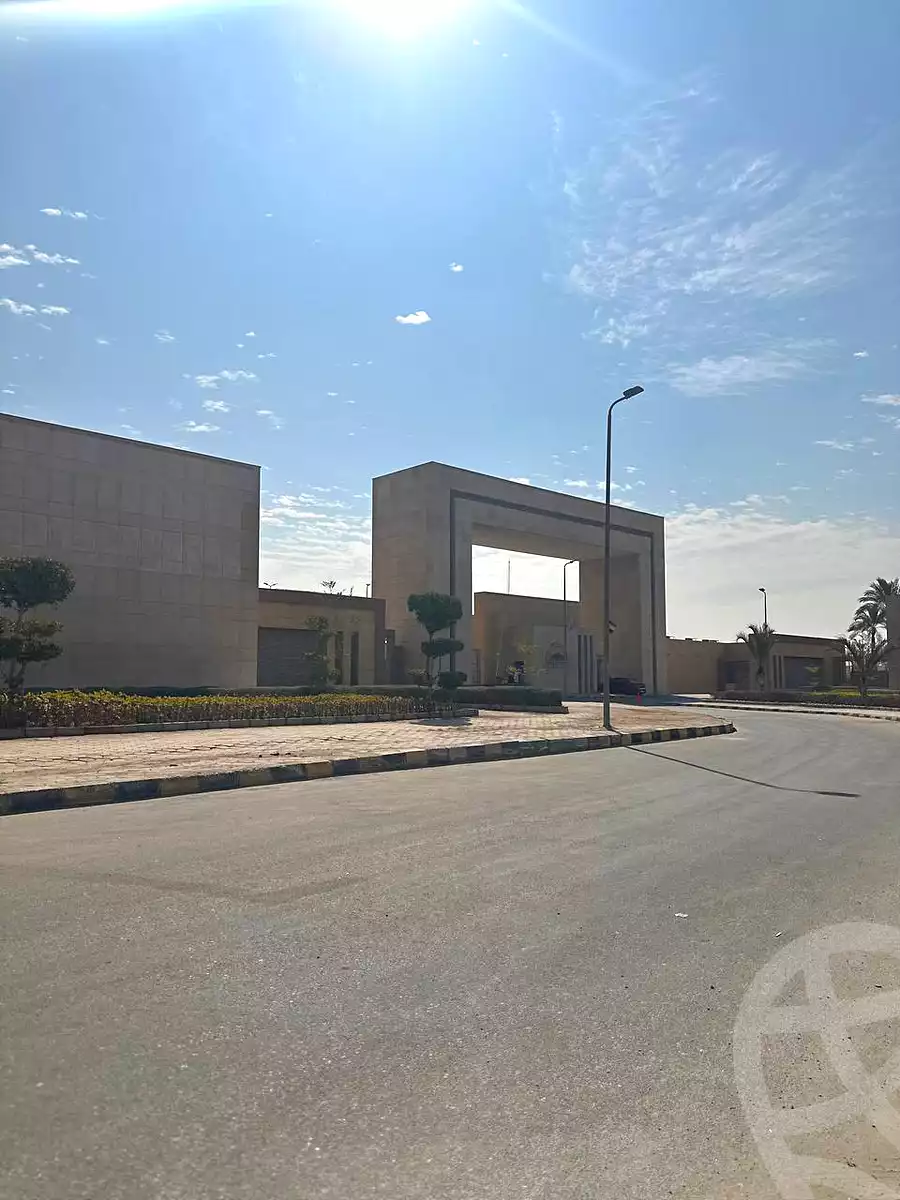 https://aqarmap.com.eg/ar/listing/7369108-for-sale-cairo-6th-of-october-hadaeq-october-golden-square
