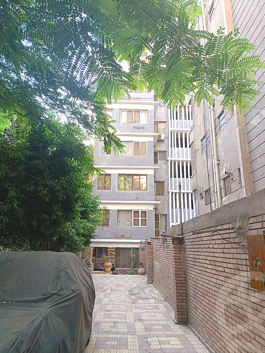 https://aqarmap.com.eg/ar/listing/7370011-for-sale-cairo-helwan-lmjwr-lrb-lmshrw-lmryky-street-104