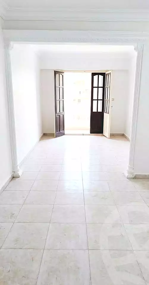 https://aqarmap.com.eg/ar/listing/7371274-for-sale-alexandria-sydy-bshr-sydy-bshr-bhry-gamal-abd-el-nasir-st
