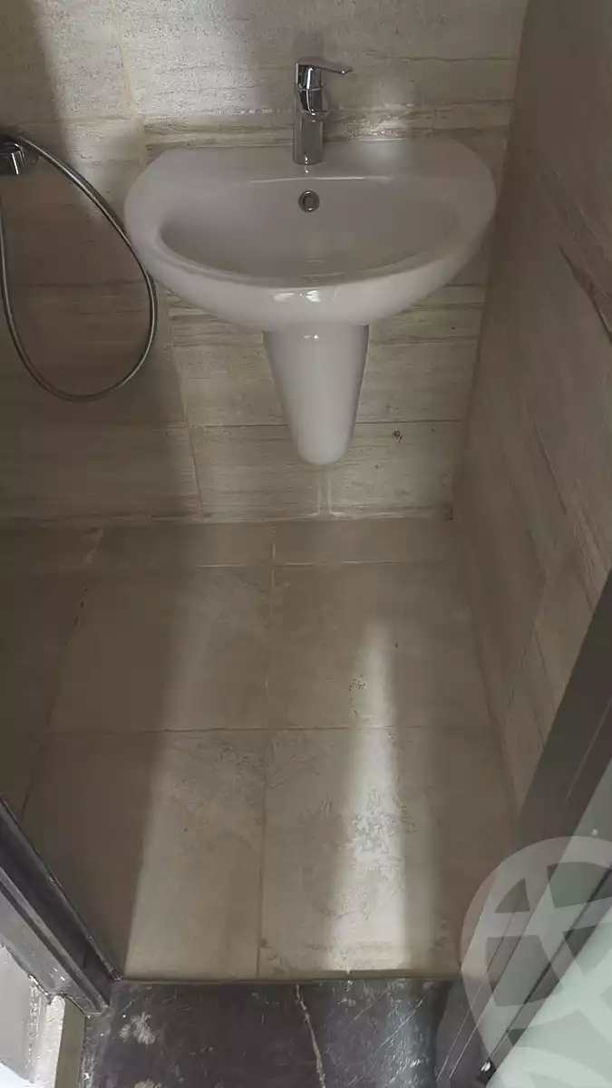 https://aqarmap.com.eg/ar/listing/7371321-for-rent-cairo-el-sheikh-zayed-city-compounds-zyd-wr-llttwyr-z-tower