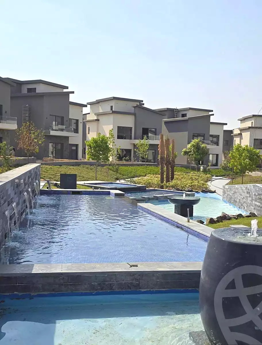 https://aqarmap.com.eg/ar/listing/7371890-for-sale-cairo-new-cairo-compounds-the-crest-compound-il-cazar