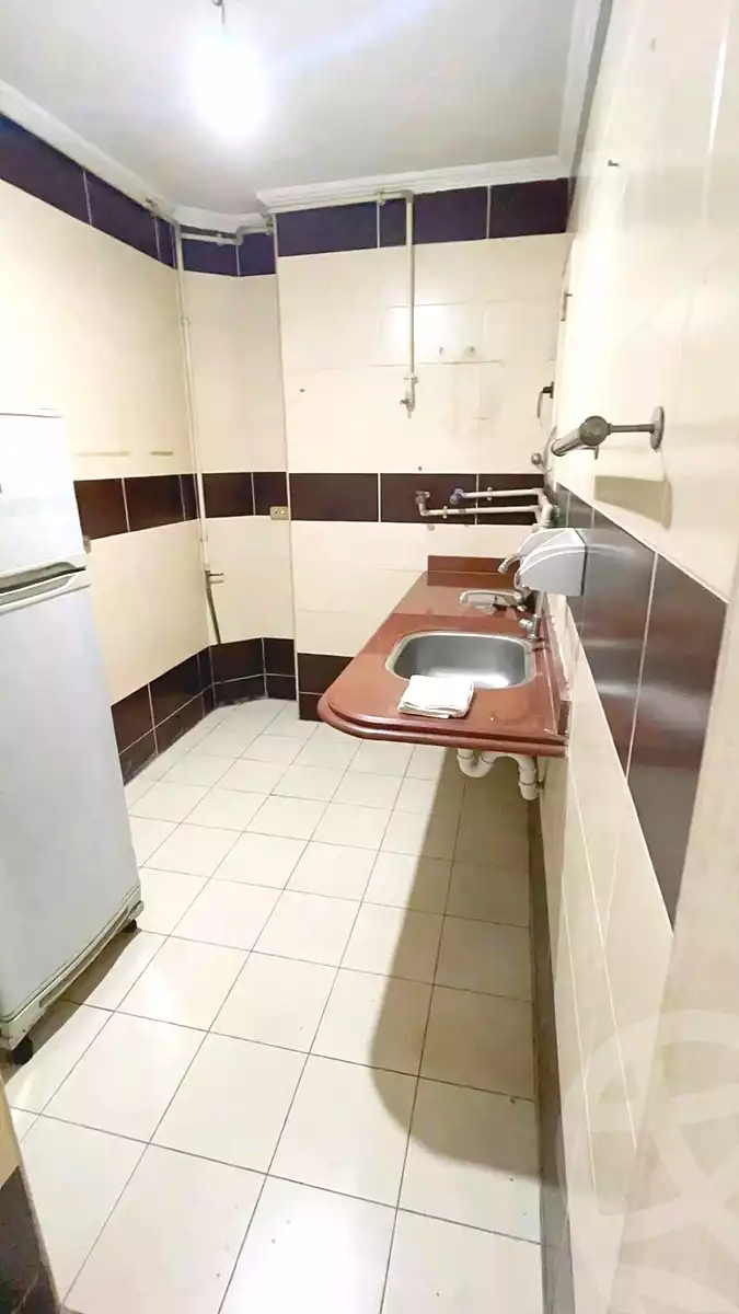 https://aqarmap.com.eg/ar/listing/7372472-for-sale-alexandria-sydy-bshr-sydy-bshr-bhry-mohamed-el-srafi-st.
