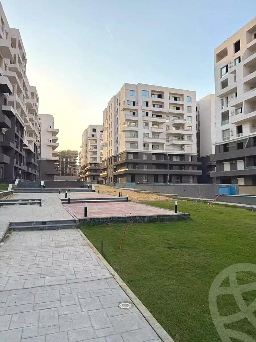 https://aqarmap.com.eg/en/listing/7374017-for-sale-cairo-new-cairo-compounds-dh-ykwn-2-ryzydns-styl-hwm