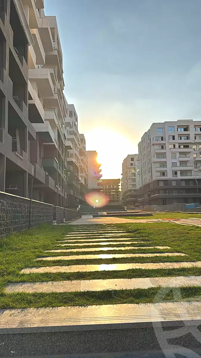 https://aqarmap.com.eg/en/listing/7374017-for-sale-cairo-new-cairo-compounds-dh-ykwn-2-ryzydns-styl-hwm