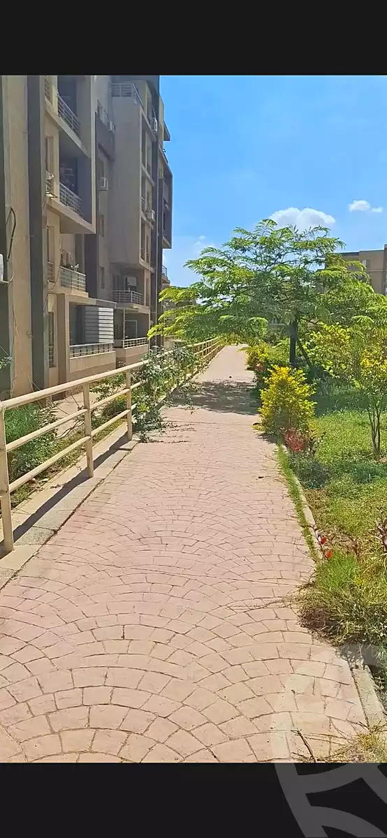 https://aqarmap.com.eg/en/listing/7378924-for-sale-cairo-6th-of-october-hadaeq-october-compounds-dar-misr