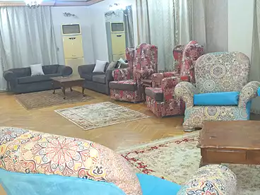 في ميدان لبنان، المهندسين، 300 متر