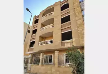 Apartment with Garden For sale in El Akthar Tamayoz District