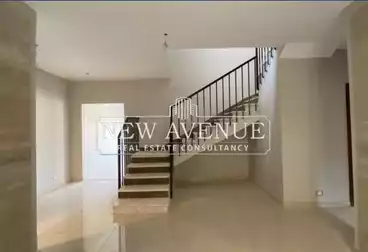 Penthouse For sale - 4 rooms - floor 3
