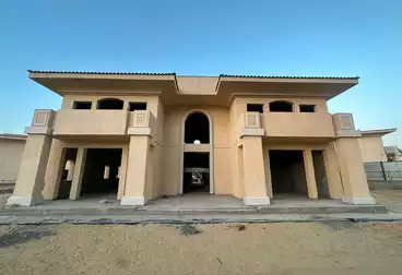 villa for sale in Madinaty, unfinished, with a wide garden view