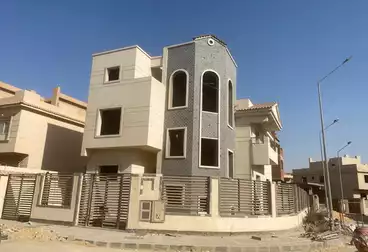 https://aqarmap.com.eg/ar/listing/4685149-for-sale-cairo-october-compounds-green-ville-compound-hayah