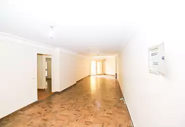 Apartments For sale - 3 rooms - floor 1