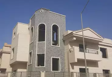 https://aqarmap.com.eg/ar/listing/4793924-for-sale-cairo-october-compounds-green-ville-compound-hayah