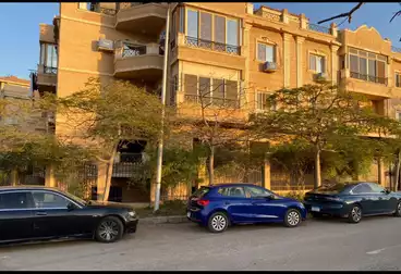 https://aqarmap.com.eg/ar/listing/4885404-for-sale-cairo-new-cairo-el-ahyaa-first-neighborhood-street-17