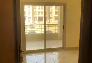 130 sqm ground floor apartment with private garden for sale in Dar Misr Al Andalus Compound, New Cairo, immediate receipt