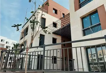 Apartment with Garden For sale - 3 rooms - floor 0