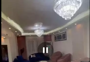 شقه تمليك دور ثالث اسانسير شغال في عمارة محترمة مساحة كبيرة 140متر ت