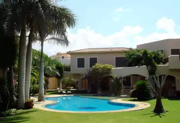 Villa in Alexandria, Al-Bitash, with a swimming pool and very high-end finishing