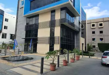 https://aqarmap.com.eg/ar/listing/4971335-for-sale-cairo-new-cairo-90th-street-90th:-between-mountain-view-roundabout-and-auc