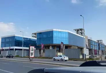 Administrative headquarters for sale, an area of 370 m, with facilities on the axis, directly next to the Mall of Arabia, 6 October