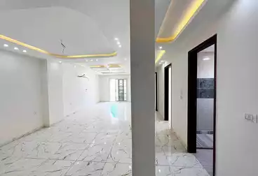 Apartment three bedroom 108m Street view located in inter Continental. Hurghada