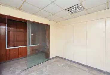 Administratively and commercially licensed unit for sale 350 m in a prime location in Smouha 