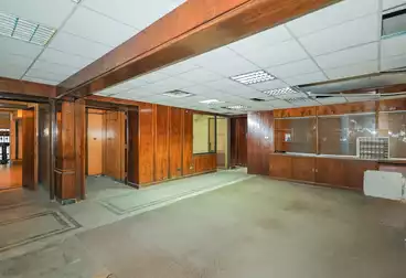 Administratively and commercially licensed unit for sale 350 m in a prime location in Smouha 