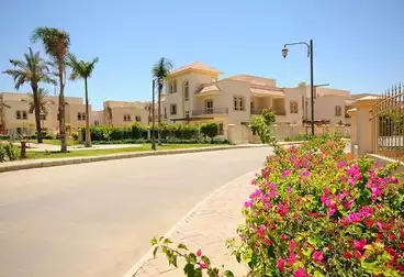 https://aqarmap.com.eg/en/listing/4996025-for-sale-cairo-el-sheikh-zayed-city-compounds-greens