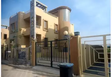 https://aqarmap.com.eg/en/listing/4999752-for-sale-cairo-el-sheikh-zayed-city-lshykh-zyd-ljdyd-kmbwnd-jryn-syty