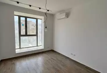 Semi furnished Apartment 3rooms for rent in Eastown prime view