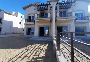 Villa for sale, 253 meters, in installments for the year 2030, model E3, in Madinaty. 