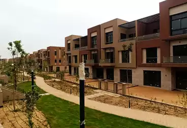 https://aqarmap.com.eg/en/listing/5068834-for-sale-cairo-new-cairo-compounds-district-5-town-homes-district-5