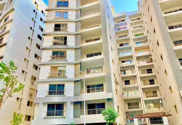 https://aqarmap.com.eg/ar/listing/5073227-for-sale-cairo-el-maadi-compounds-bavaria-town