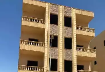 عمارة متشطبة بالكامل بسعر لقطة فى المتميز على الحزام الاخضر بمدينة بدر