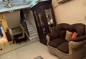 دوبلكس للبيع - 3 غرف - بالدور 0