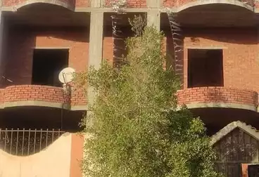 Building For sale - 4 rooms
