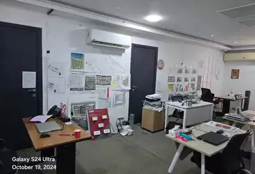 Administrative For rent - 5 rooms - floor 2