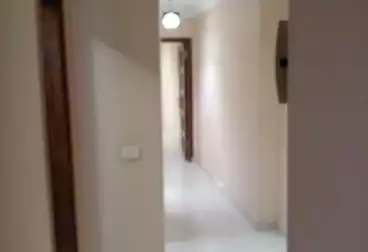 مكاتب للإيجار - 2 غرف - بالدور 3