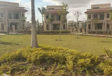 فيلا منفصلة للبيع - 6 غرف